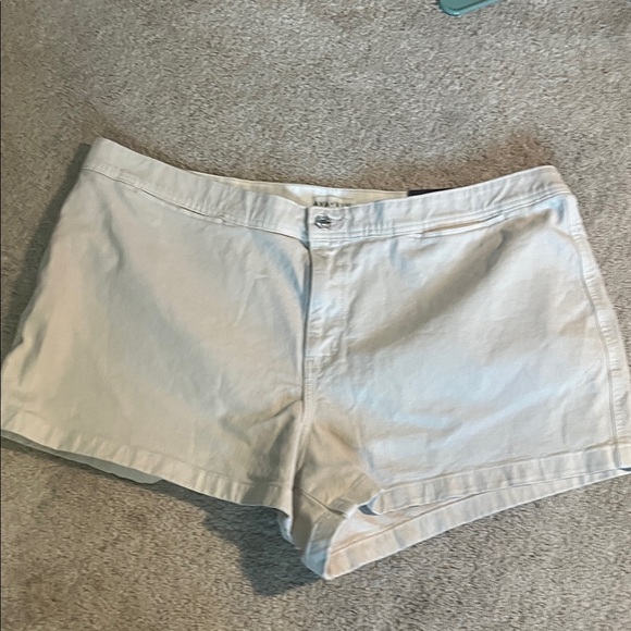 Ava & Viv Pants - Ava & Viv Women's Light Cream Jean Shorts see dirt spot in picture